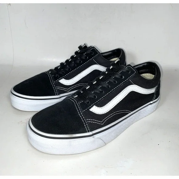 Vans Classic OG Suede Skateboarding Sneaker Black White Women's 6.5 Men's 5 - Picture 2 of 10
